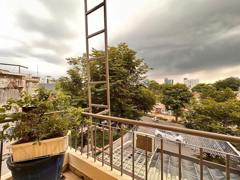 Cho thuê căn hộ 1 phòng ngủ xô viết nghệ tĩnh ban công gần đh hutech quận bình thạnh, máy giặt riêng - 4