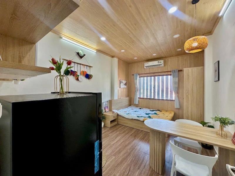 Cho thuê căn hộ có máy giặt riêng, cửa sổ trời gần ngã tư phú nhuận