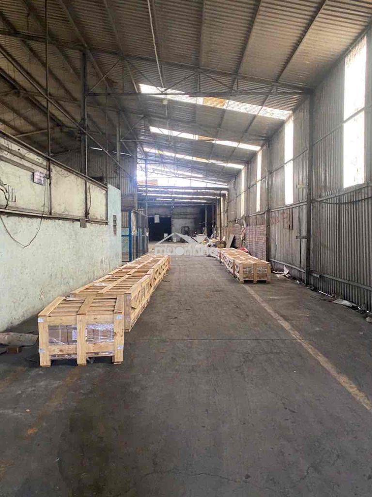 Cho thuê kho-xưởng (như hình) dt:300m2 và 550m2- 850m2 đường xe lớn và