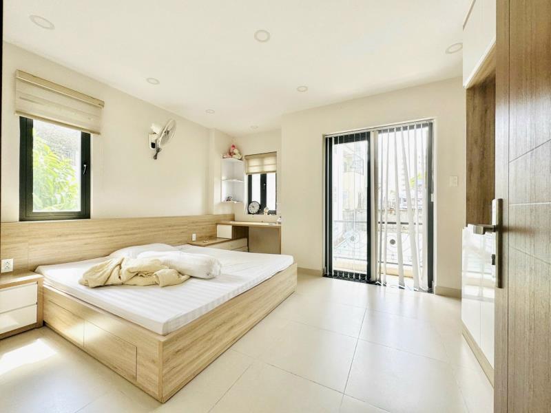 Bóc seal căn hộ full nội thất ban công siêu rộng thoáng gần uef, hutech..hoàng hoa thám, bình thạnh