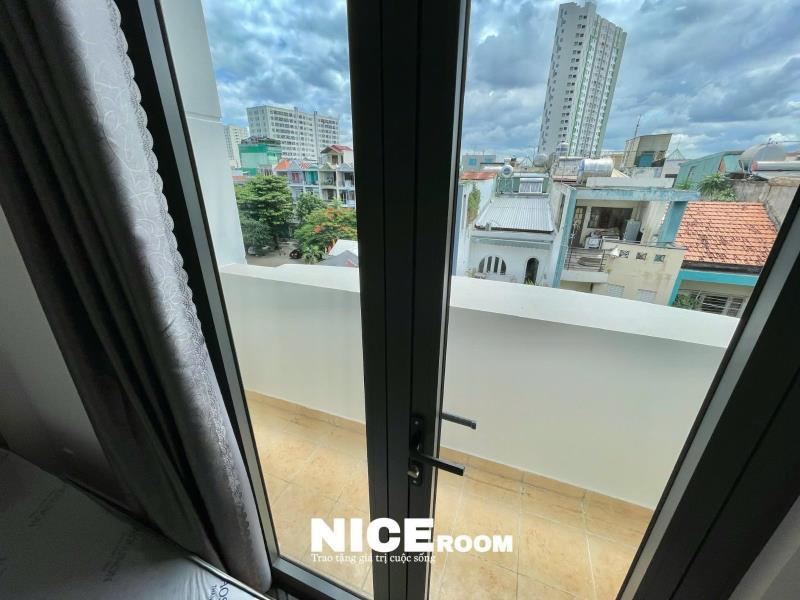 1pn ban công_35m2_nguyễn gia trí_gần ngã tư hàng xanh_gần đại học uth_ftu_uef_hiu_hutech - 2