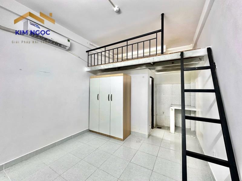 Phòng trọ có gác máy lạnh gần đại học công thương và mũi tàu cộng hoà - 4