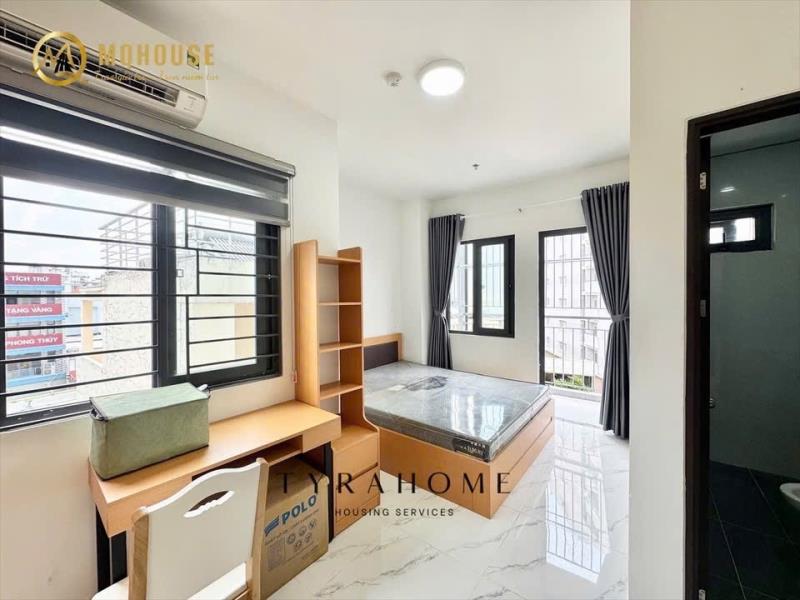 Studio ban công, thang máy, hầm xe gần ngay khu phố ẩm thực phan xích long, đại học văn lang, cầu bông quận 1