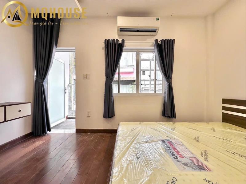 Studio ban công ngay cổng trường đh văn lang, gần khu phố ẩm thực phan xích long, cầu bông quận 1 - 2