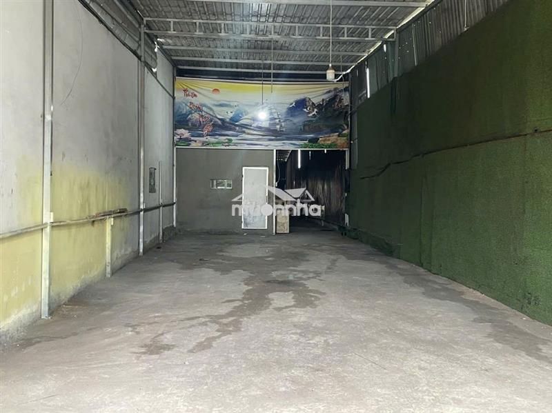 Cho thuê mặt bằng làm kinh doanh, 5.5 x 45m, giá 10tr/ tháng