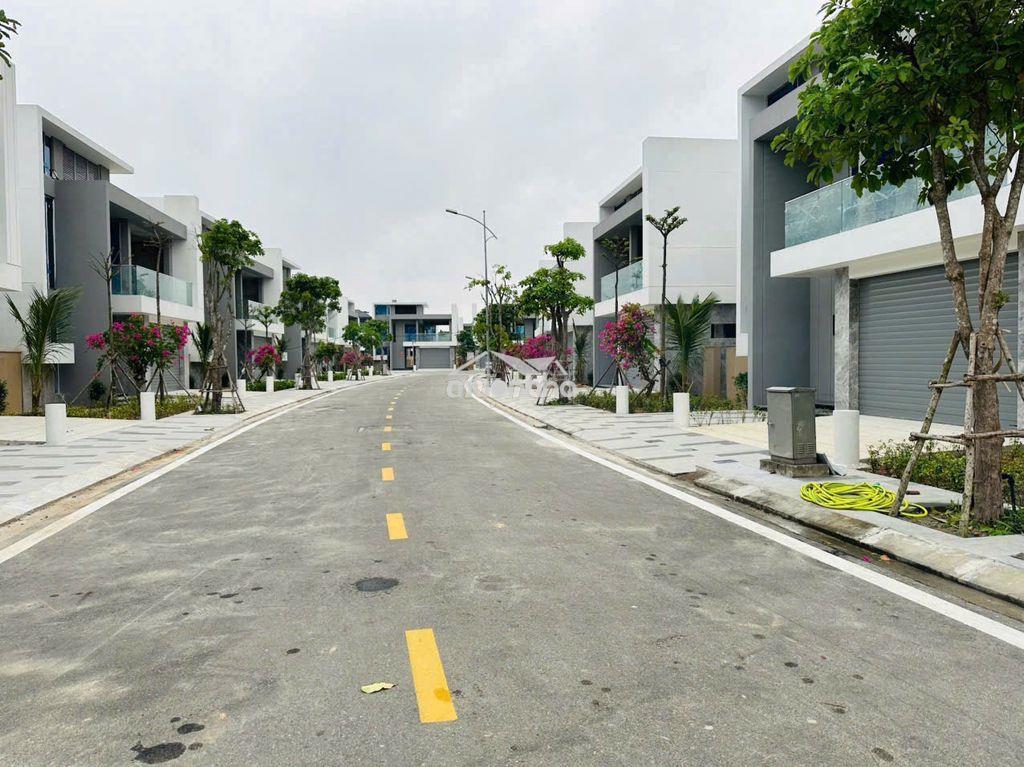 Cần tiền bán căn biệt thự ven sông, gần biển, cho thuê 100 triệu/tháng - 3