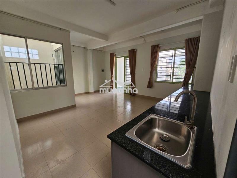Cho thuê căn hộ 2pn2wc - ban công lớn - quận 10 - tp.hcm**