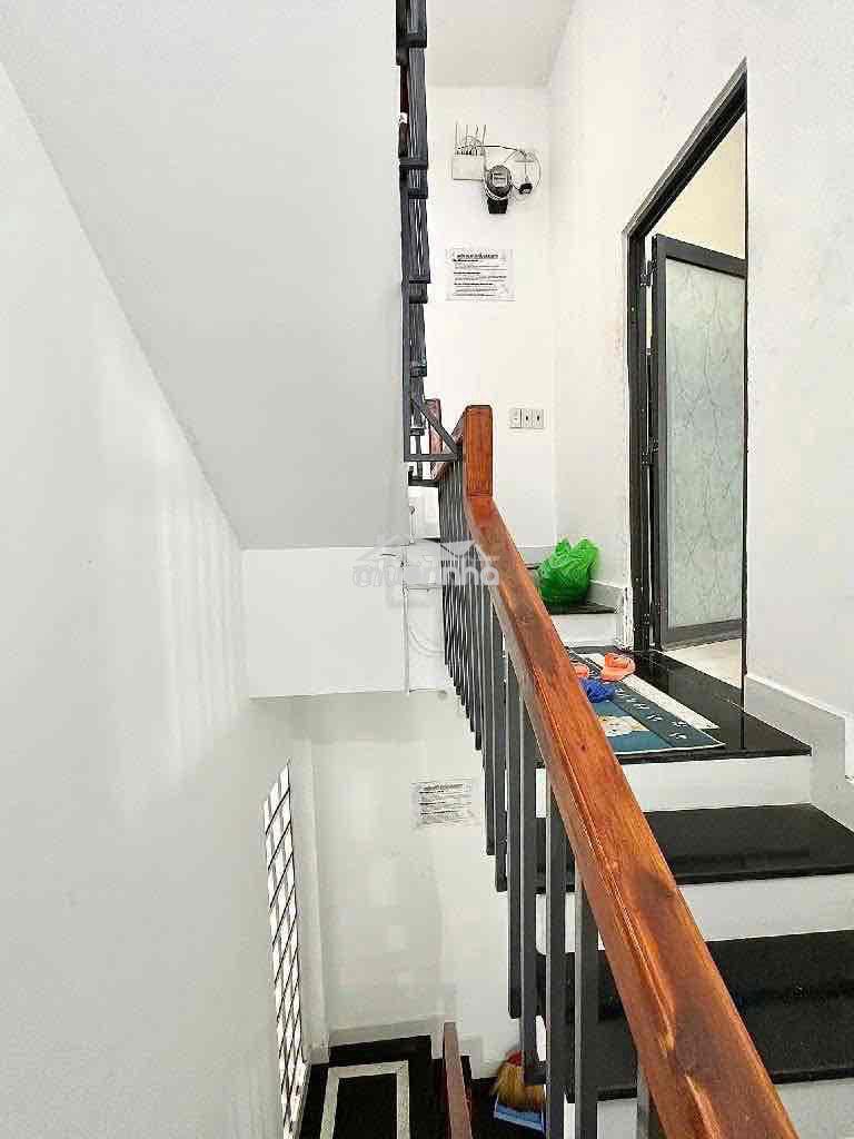 Bán mt nguyễn trường tộ 4.2m - 10m đúc 4 tấm nhà mới - 2
