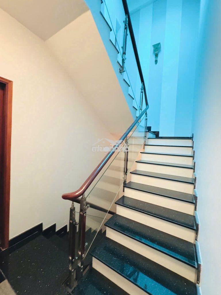 Bán nhà ngay đại lộ phạm văn đồng p13 bình thạnh, 4.5x18m, 4 tầng mới - 2