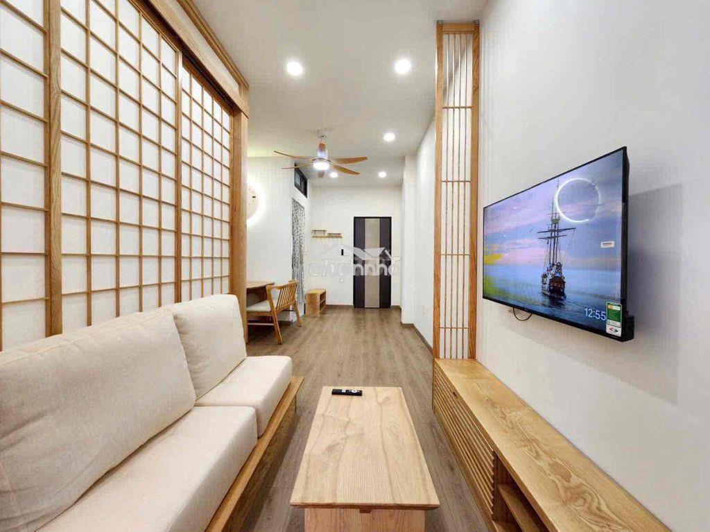 1 phòng ngủ - ban công lớn - full nội thất gỗ cao cấp - trung tâm sg - 2