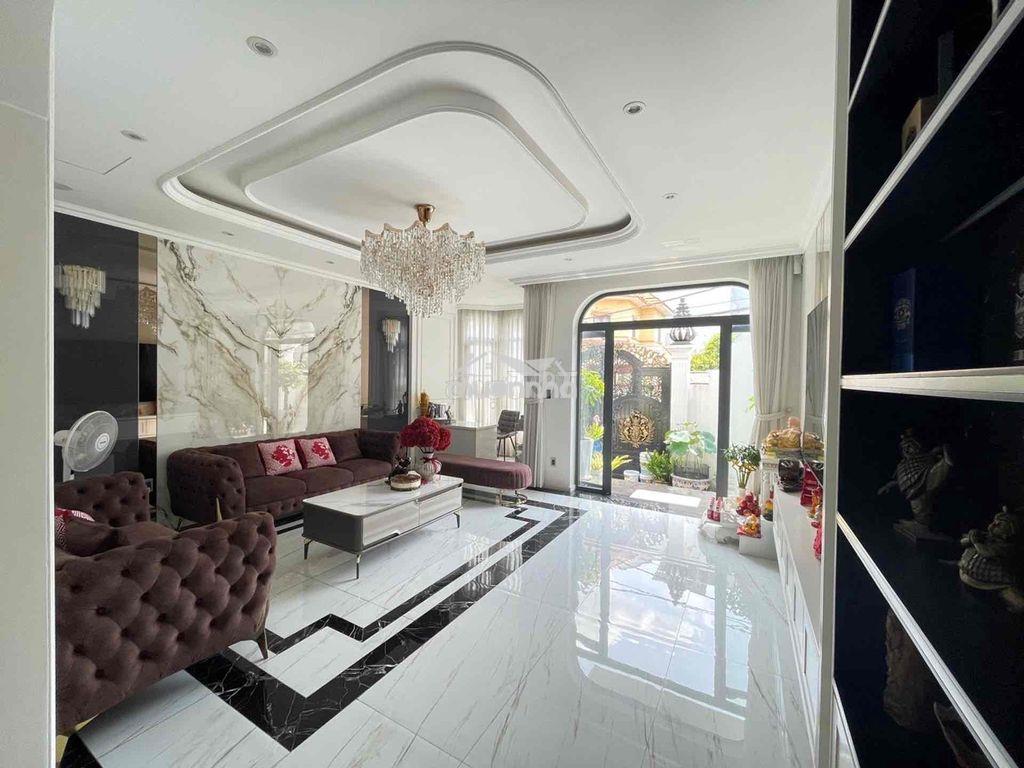 Bán biệt thự lô góc gần trường nam mỹ bình chánh. dt: 163m2 - 5 tầng. - 4