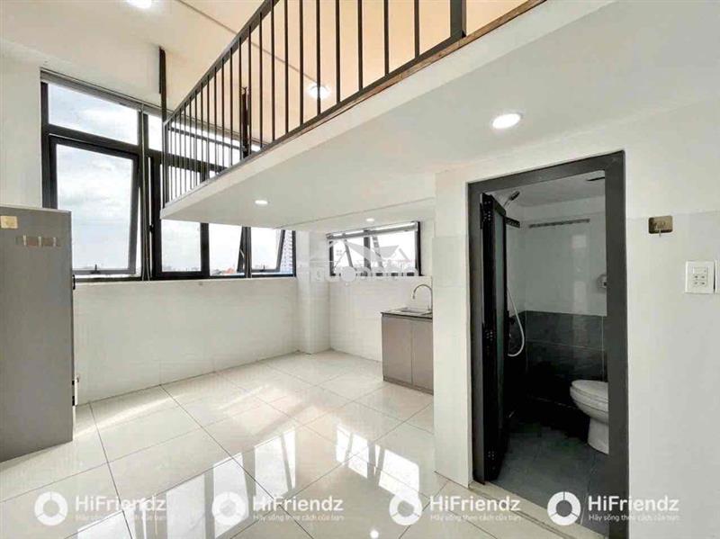 Phòng có gác mới xây sẵn nội thất ngay gần vòng xoay lê đại hành