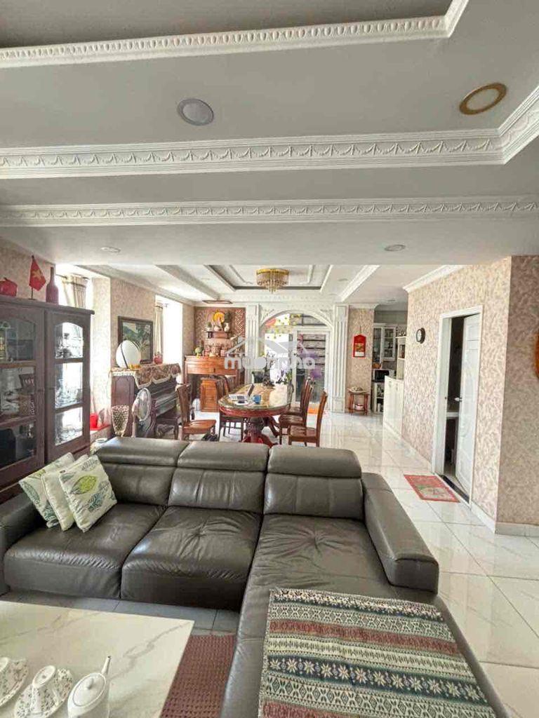 Cần bán gấp căn penthouse khu sky garden iii. q7