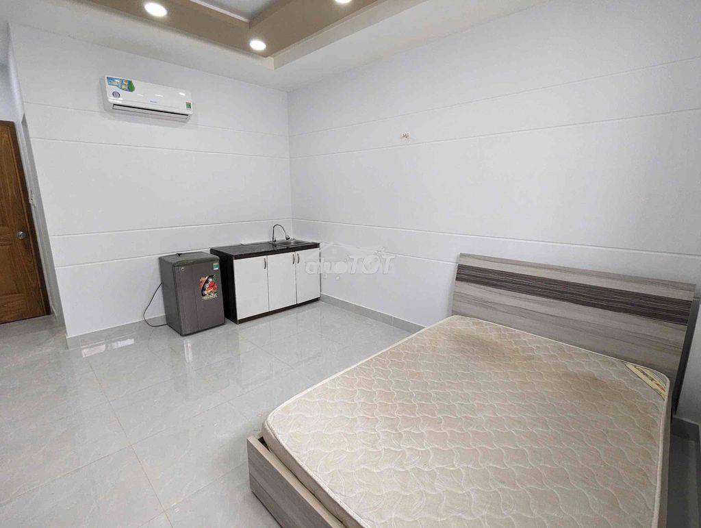 Studio cửa sổ full nt rộng ngay phan đăng lưu - 4