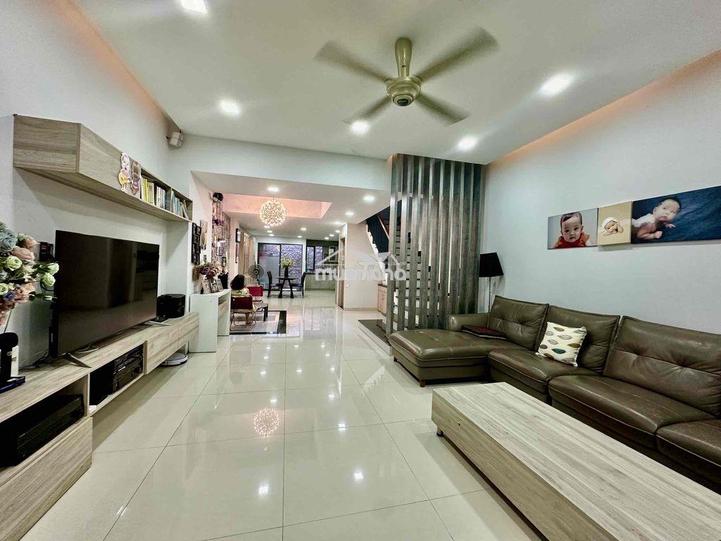Nhà 3,5 tầng 4 phòng ngủ, gần cầu hoà xuân - đảo 1 - khu - 3