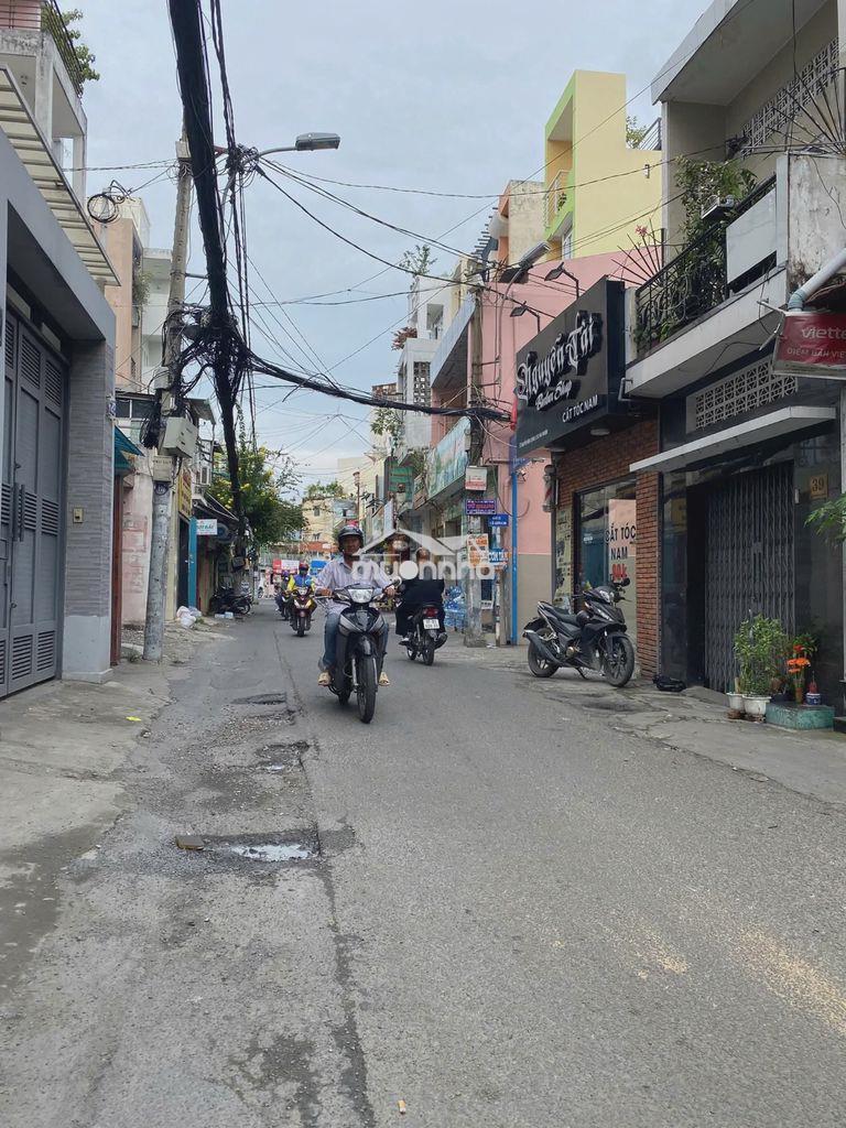 Chdv gồm 14 phòng, quận 3. dt: 110m2. thu nhập 60tr/th giá chỉ 12,2 tỷ
