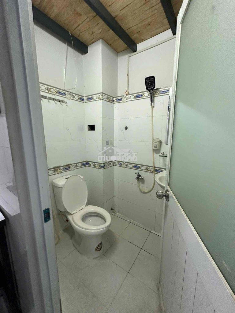 Phòng có gác gần ngã tư phú nhuận - 4