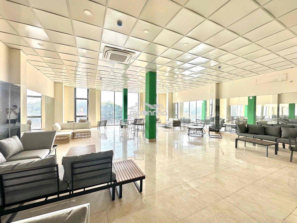 1 tầng hầm . 4 lầu . dt : 200m 1sàn . 2 mặt tiền  đường lí thường kiệt - 4