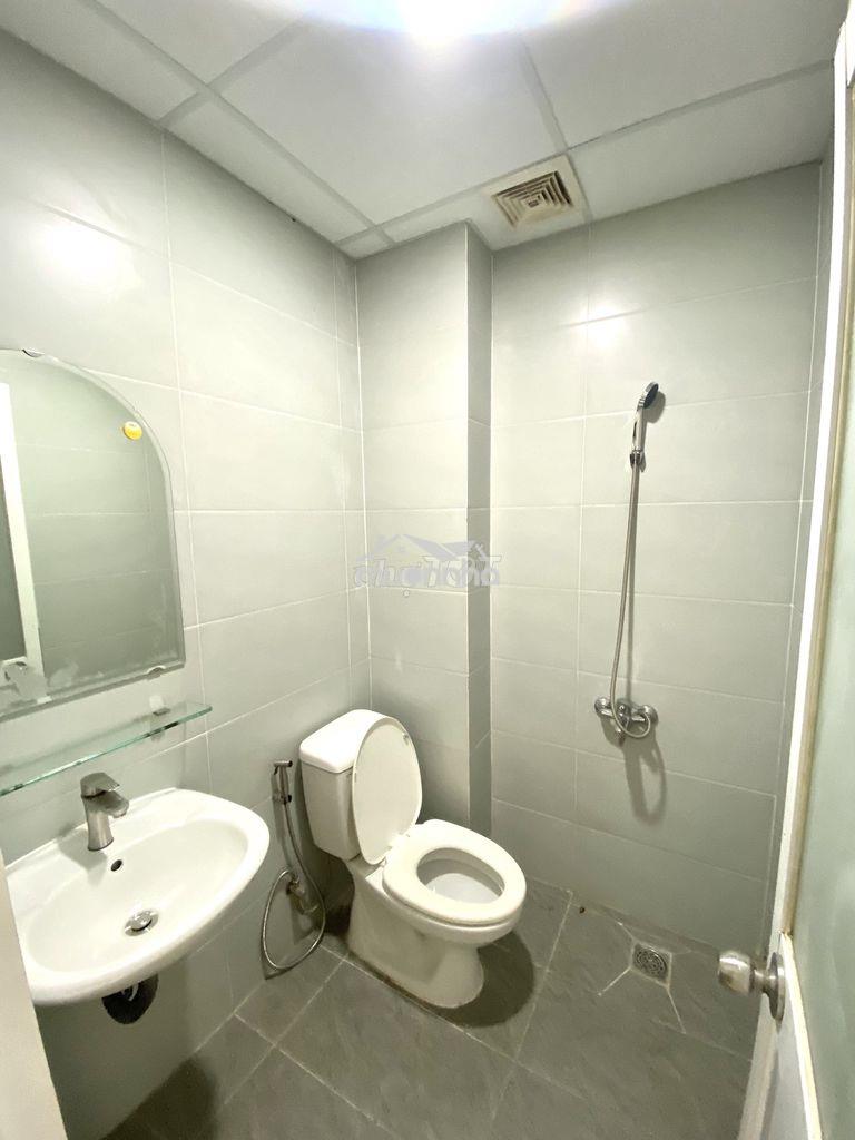 Phòng sẵn nội thất, thoáng mát. gần phan xích long 2 phút - 4