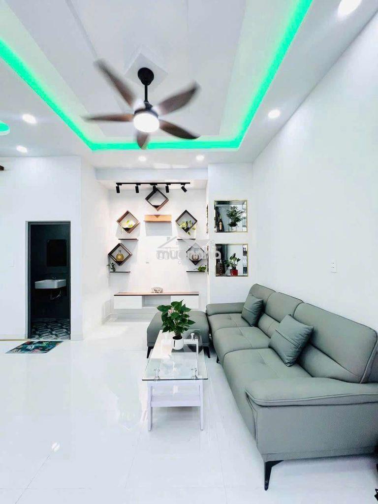 Bán nhà đẹp p15q8, ngang 6,8m, sổ hồng riêng, hoàn công, chỉ 4,2 tỷ
