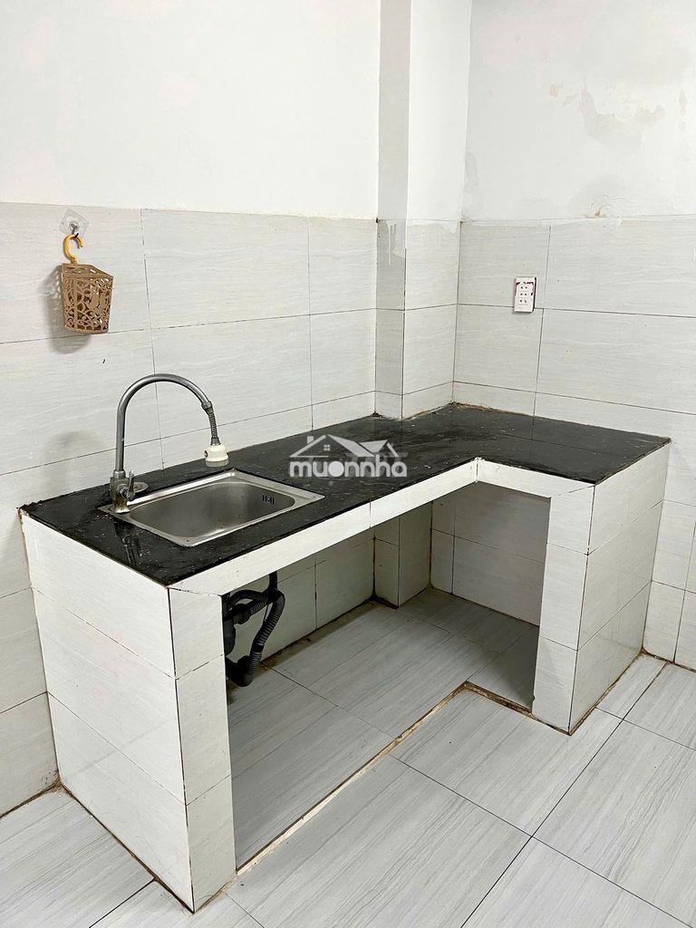 Phòng trọ 35m2 có gác lửng cao 1m7 ngay gigamall thủ đức