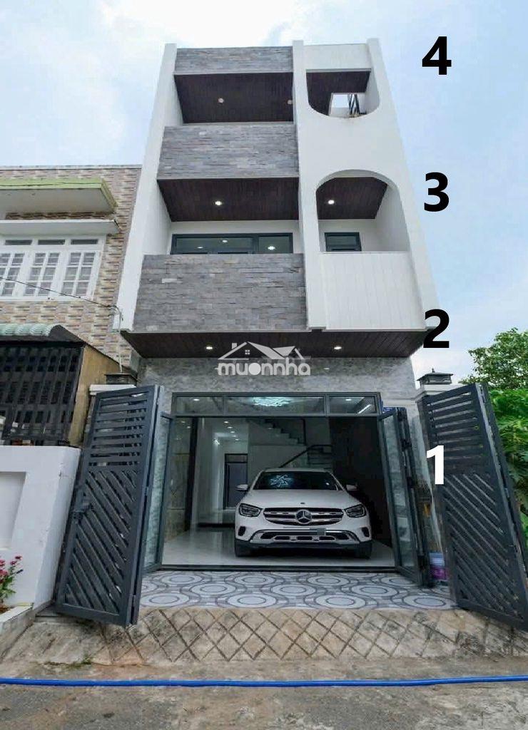 Hạ 500tr, còn 5 tỷ nhà 4 phòng ngủ, 4 wc, có sân đậu ô tô trong nhà