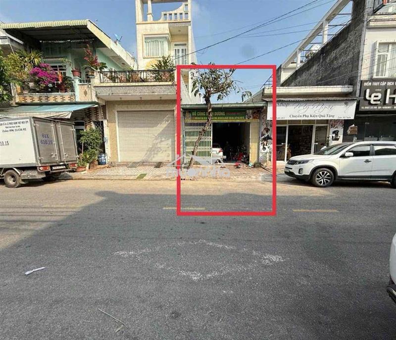 Cần bán căn nhà kho d11 ngay chợ đêm kdc vietsing dt 100m2