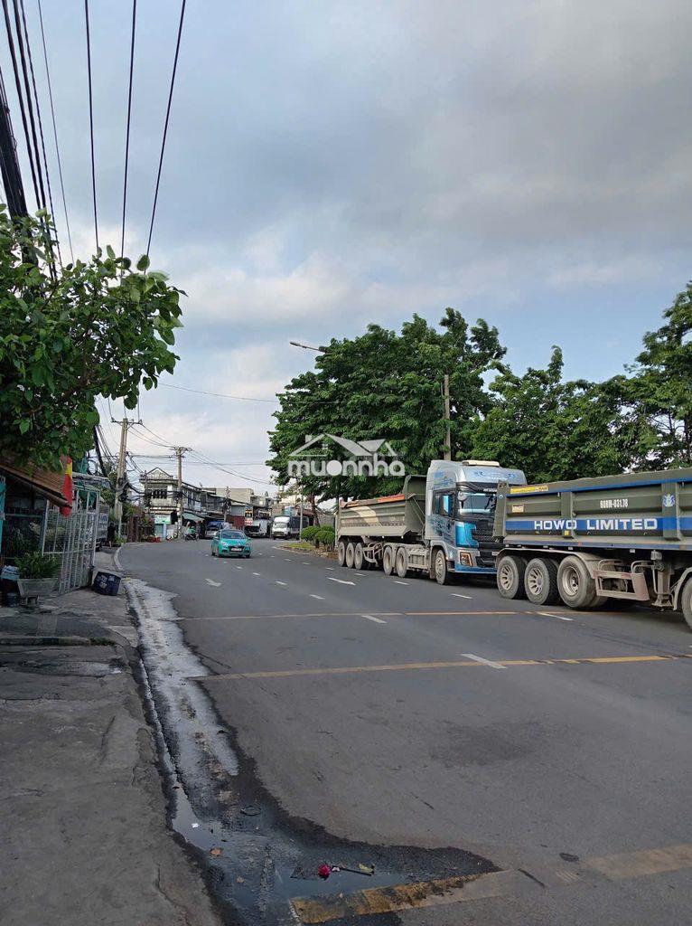 Cho thuê nhà  cấp 4 có gác lửng ,gần quốc lộ 1a, dt  48m2. gía 6 triệu