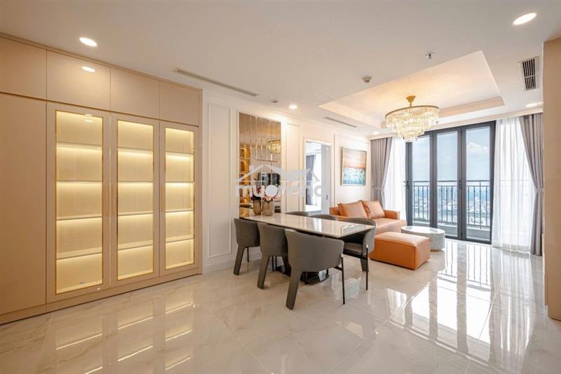 Tôi cần bán căn 2pn 2wc vinhomes central park nội thất cao cấp