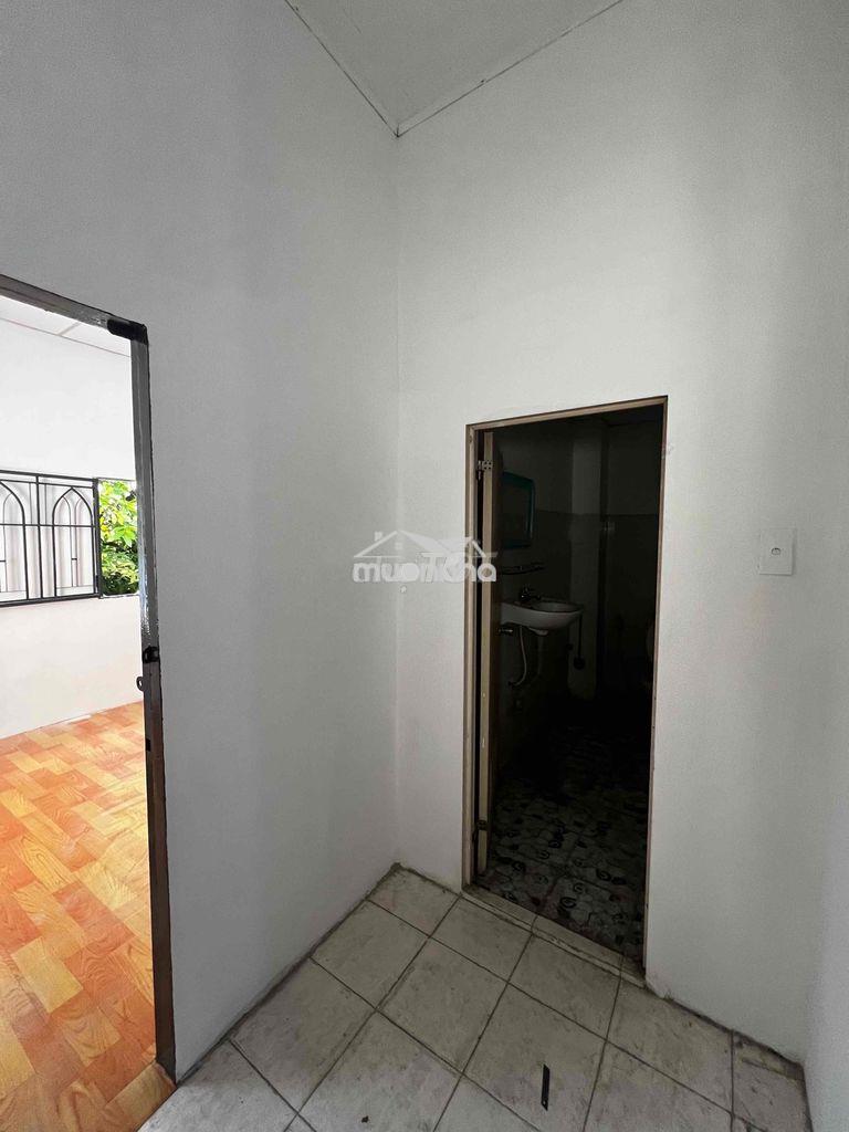 Cho thuê nhà mt nvq. 5m x 30m. 1 lầu. 3pn. giá 25 triệu - 2