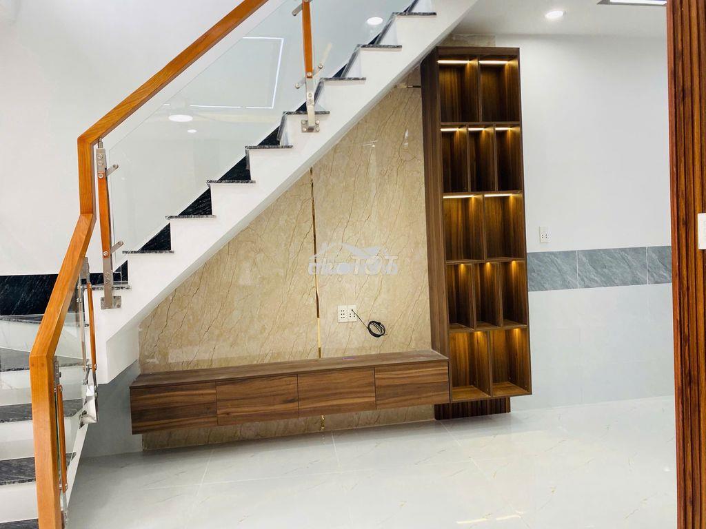 Hàng hiếm. nhà shr ở p. dĩ an. chỉ nhỉnh 2ty - 4