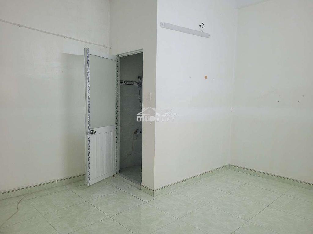 Nhà 1 trệt 2 lầu, đường rộng rãi, thoáng mát.khu dân cư an ninh sạch  - 3