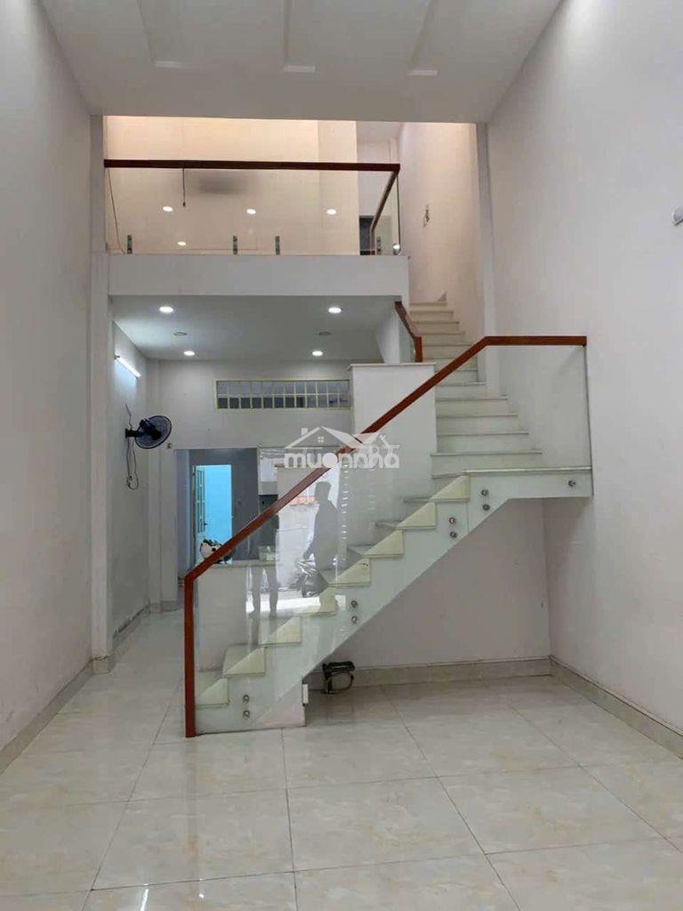 Nhà hẻm ôtô khu vực an ninh gần chợ trường học giáp tân bình