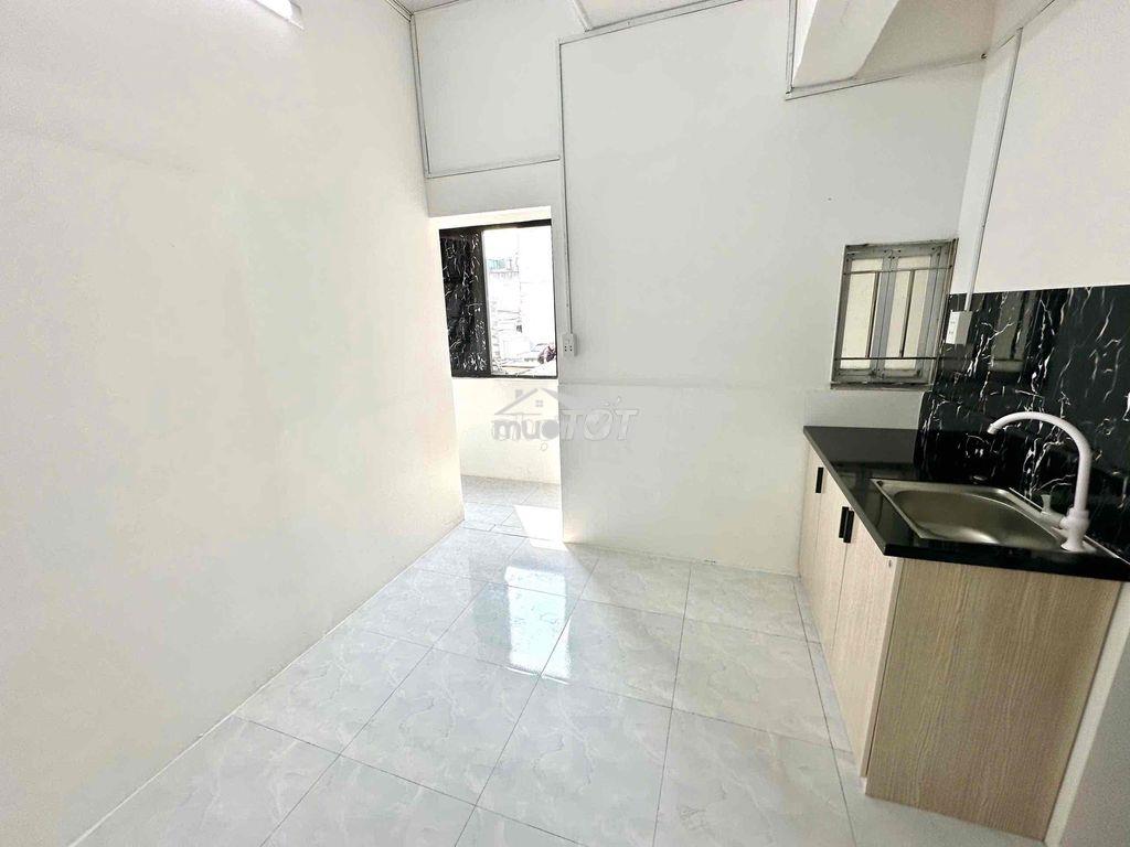 Chính chủ cho thuê phòng có gác máy lạnh cọc 1tr5 - 3