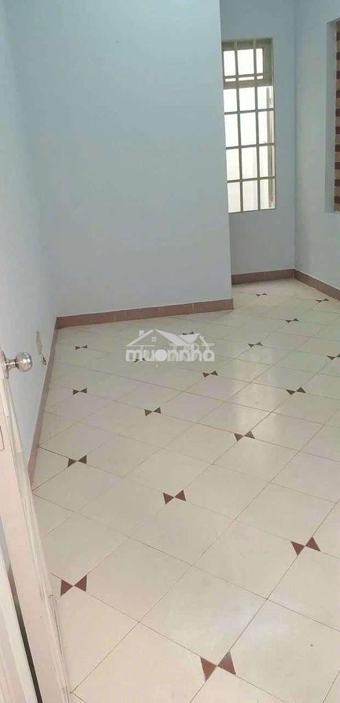 Phòng không chung chủ , toilet riêng trong phòng , giờ giấc tự do