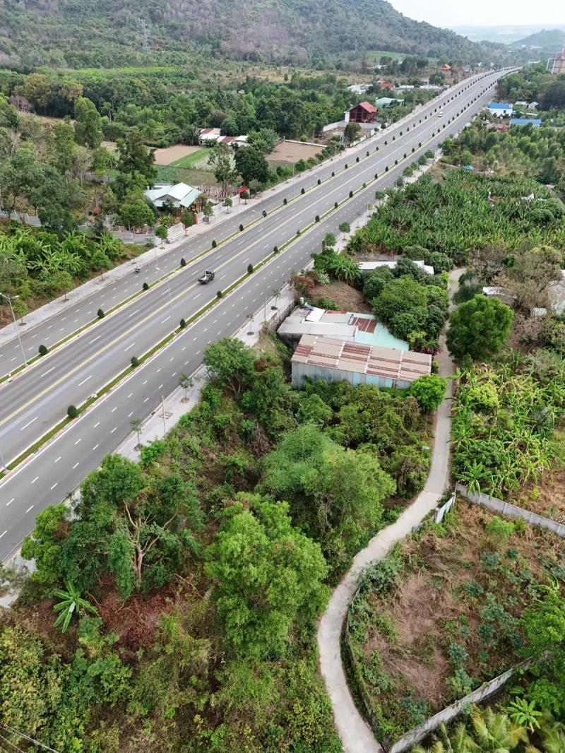 Chính chủ cần vốn làm ăn bán đất p.long hương 1541,4m2 giá chỉ 10.5 tỷ -lh 0935512*** - 4