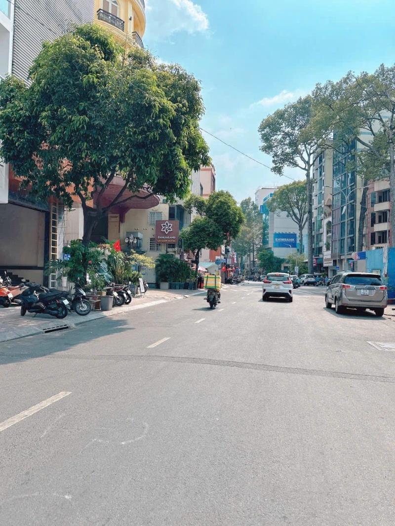 Nhà bán gấp quận 11 - gần lãnh binh thăng - 3 tầng - 60m² - hẻm xe hơi