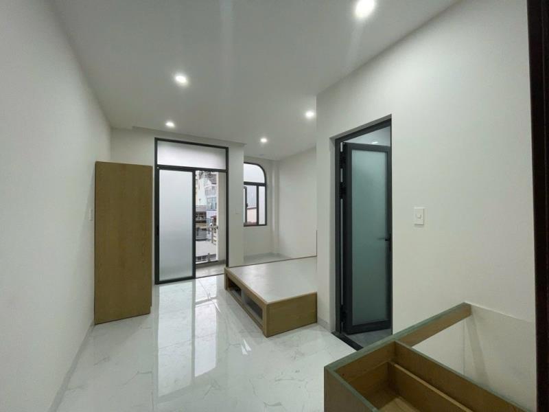 Ngay vòng xoay lê đại hành - bình thới - q.11- dt: 4*13m- 7 tỷ 8 - 2