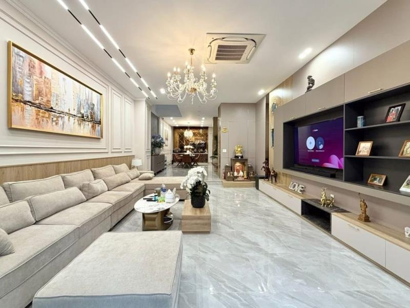 Trung tâm quận 5 - biệt thự - 4 tầng thang máy -  nguyễn chí thanh -  dt: 8 x 20m– 45 tỷ - 2