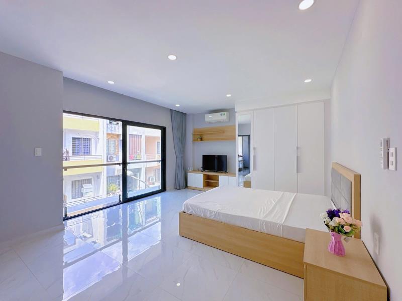 Cho thuê studio ban công 45m2 full nội thất ngay ngã tư hàng xanh - học viện cán bộ tphcm- chợ bà chiểu - 3