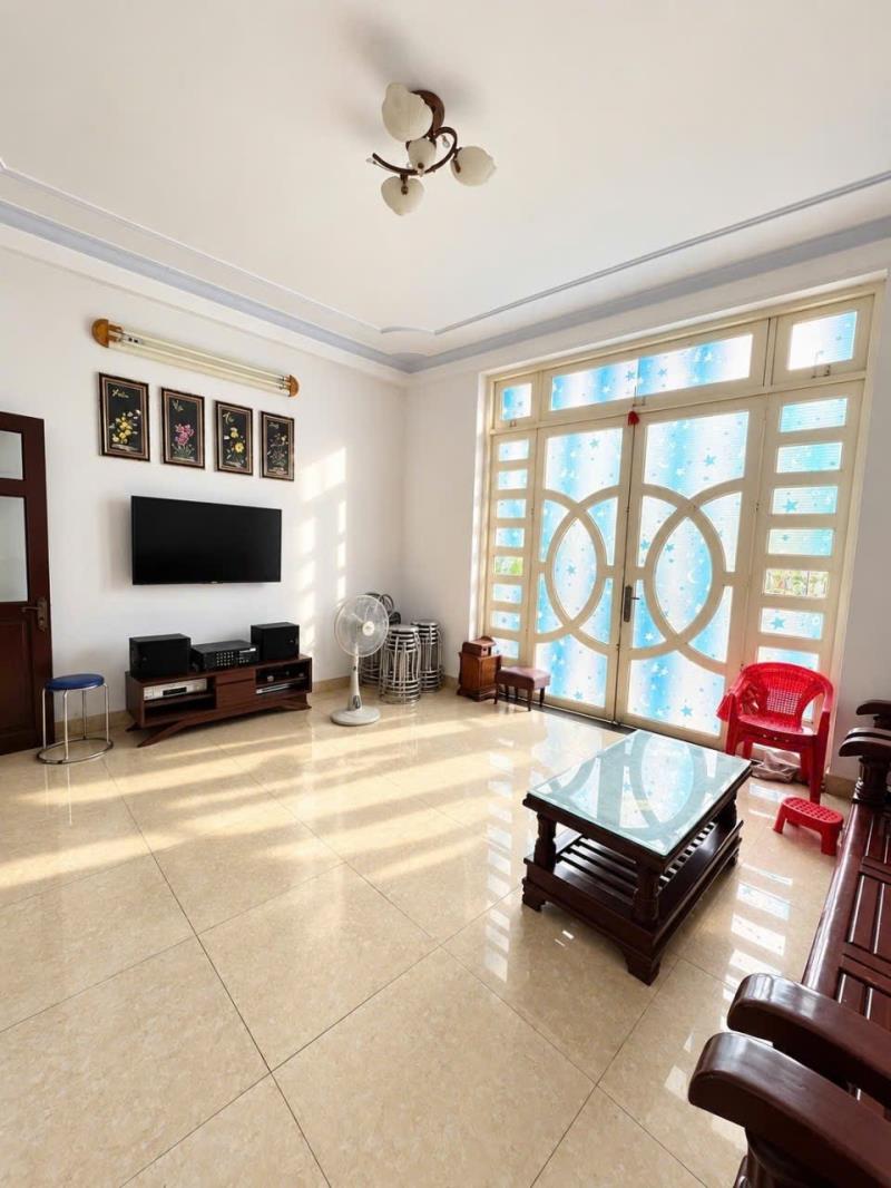 Mặt tiền đường 10m có lề , khu vip bàu cát,116m², 3 tầng , 5pn,sổ vuông - 2