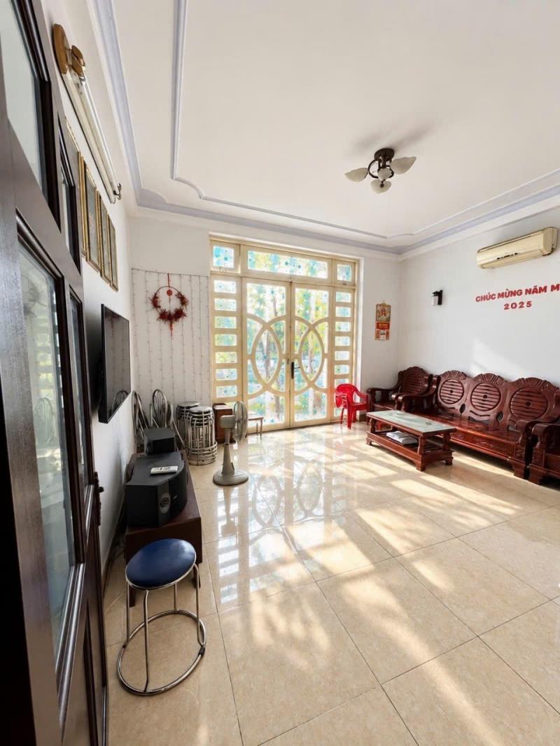 Mặt tiền đường 10m có lề , khu vip bàu cát,116m², 3 tầng , 5pn,sổ vuông - 3