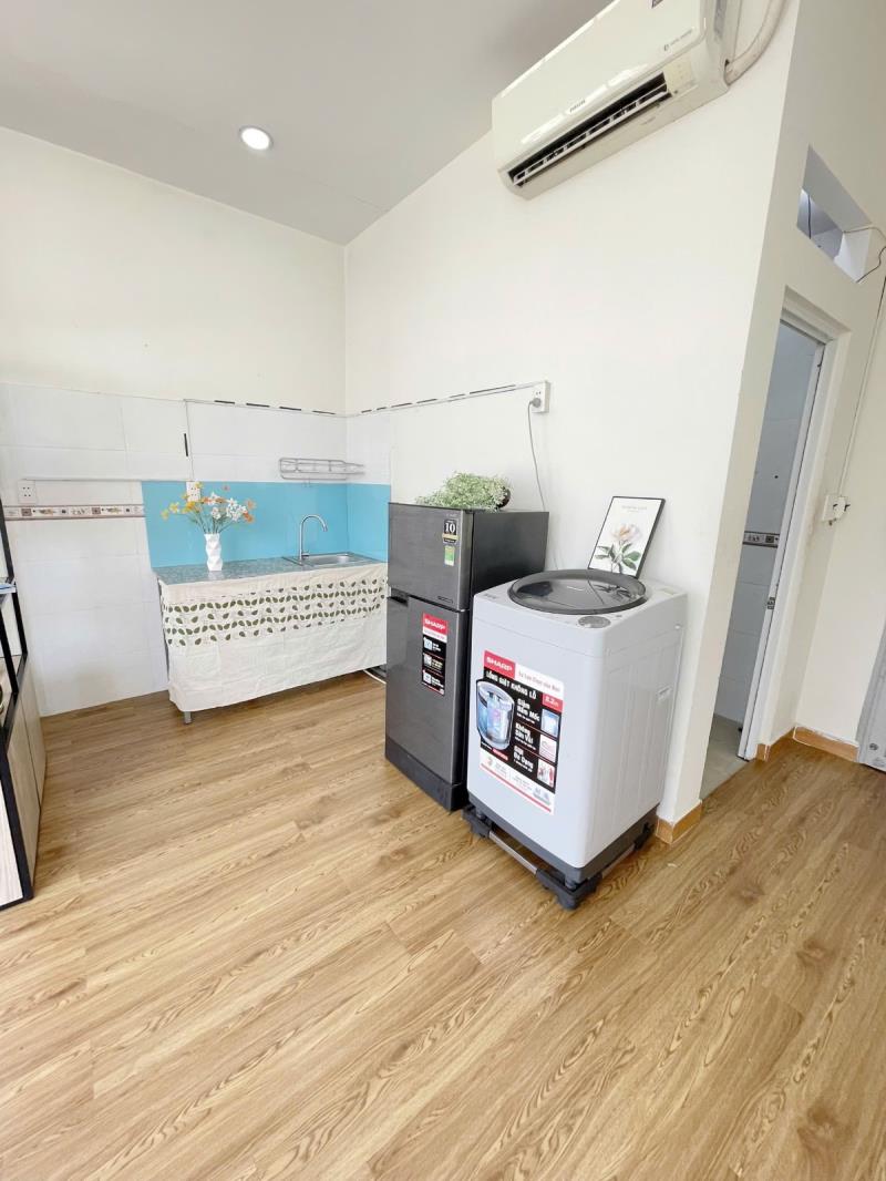 Cho thuê phòng rộng 50m², ban công rộng, máy giặt riêng - gần vlu, iuh, hutech, uef, phan văn trị - 4