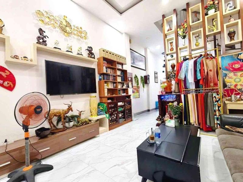 Gần đầm sen - khu phân lô tô hiệu - tân phú - dt: 4*15m - 11 tỷ 2 - 3