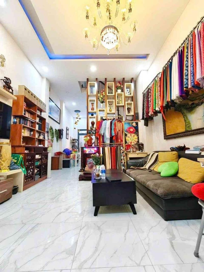 Gần đầm sen - khu phân lô tô hiệu - tân phú - dt: 4*15m - 11 tỷ 2 - 2