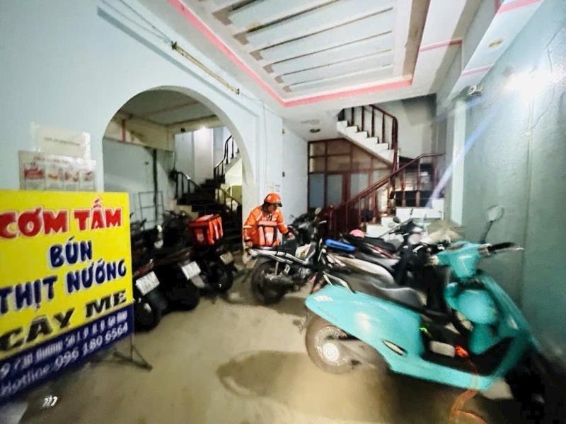 Nhà 4 tầng 7,6 x 22 mặt tiền đường số 1, 10 phòng + 2 mặt bằng kinh doanh - 2