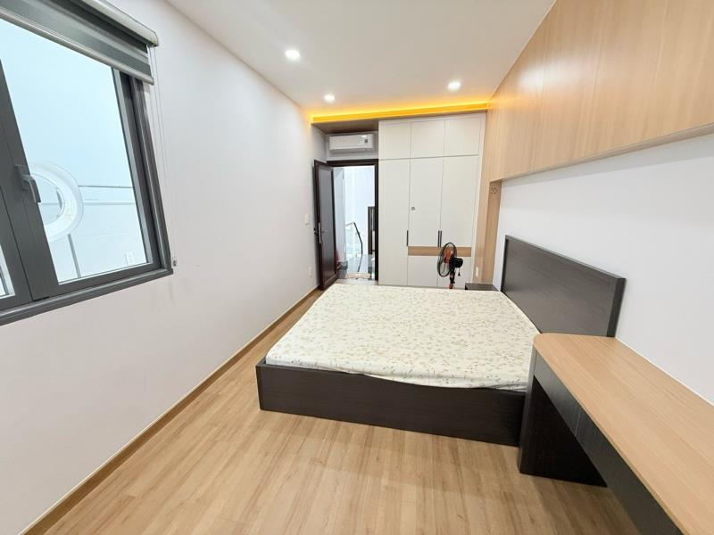 Giáp trần xuân soạn - lê văn lương - tân hưng - q.7 - dt: 4*15m - 12 tỷ 8 - 4