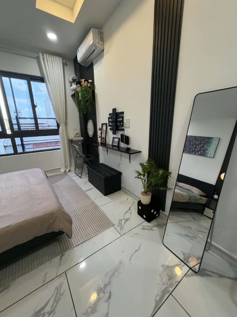 Cho thuê căn hộ studio 1pn tách bếp phòng trống sẵn đặt tại chu văn an cửa sổ thoáng, full nội thất có tủ lạnh, tv gần hutech, ngoại thương, uef,.. tiện lợi di chuyển qua quận 1, thủ đức - 3