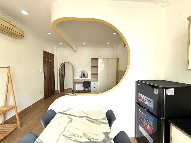 Cho thuê căn hộ bếp riêng full nội thất ban công thoáng đường thích quảng đức gần ufm , huflit,hsu,uef,hutech - 3
