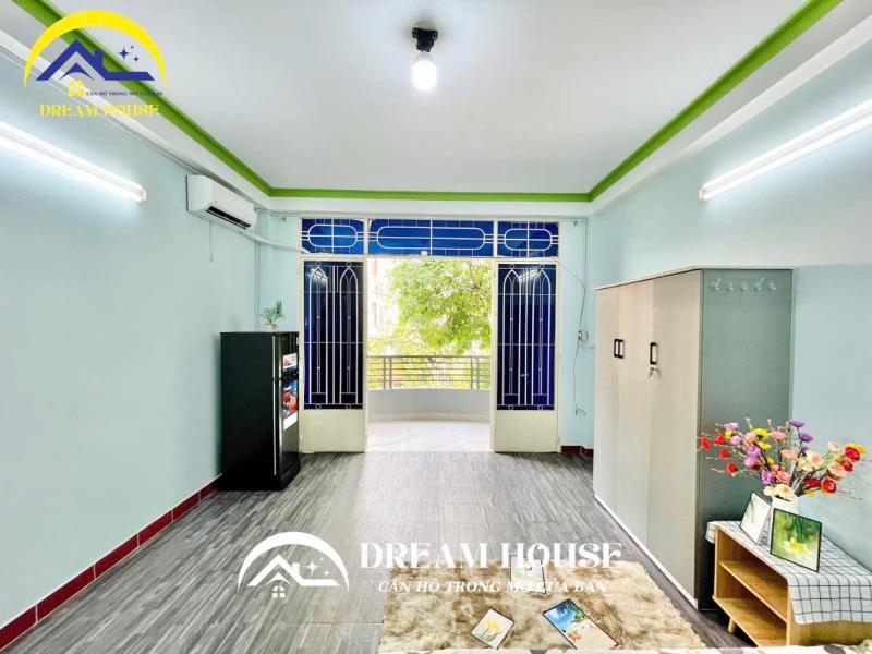 Phòng trọ dạng studio có ban công lớn thoáng, nội thất cơ bản rộng 35m2 - 3